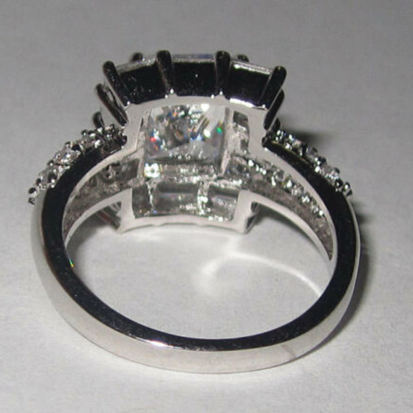 NWT ring square cut cubic zirconia high quality - Picture 3 of 8